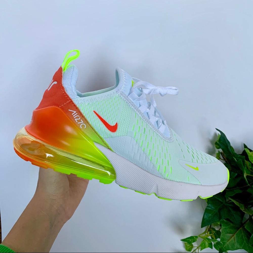 Nike Air Max 270 - Picture 2 of 8